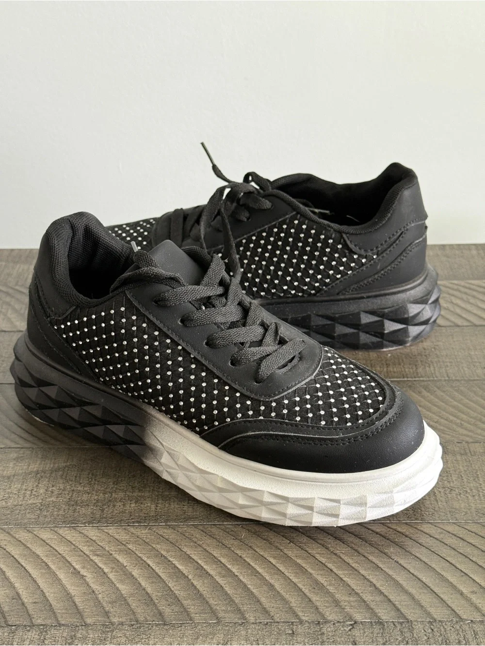 Wanted Tiarra Black/White Platform Sneakers with Women’s Size 7.5